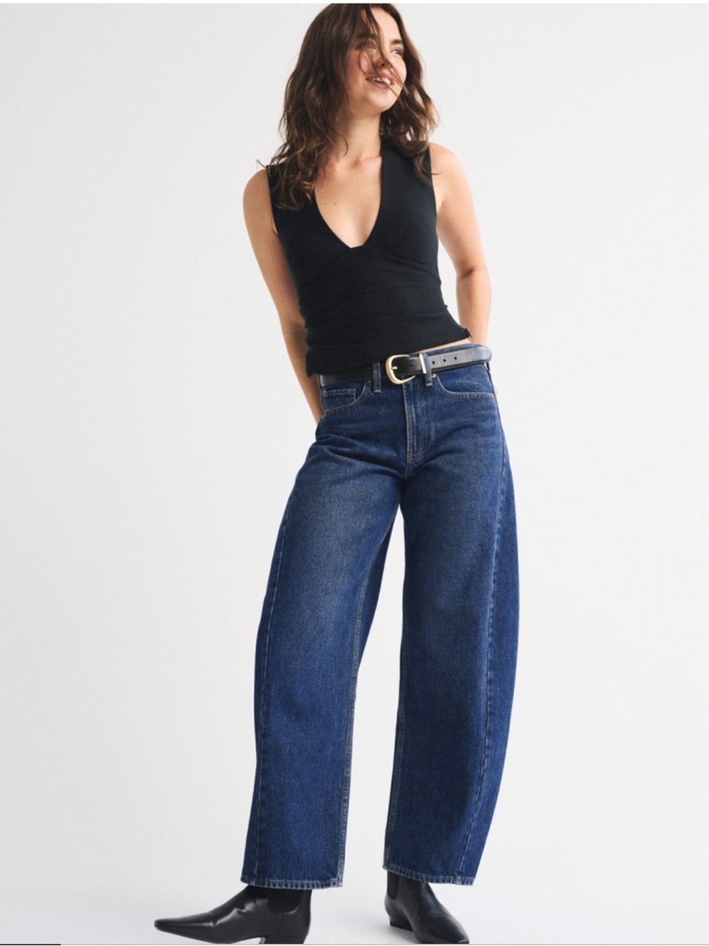 Mid Rise Barrel Horseshoe Embroidered Jean